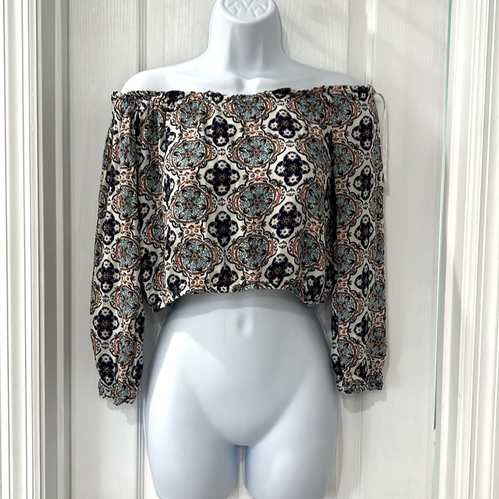 Long Sleeve Cropped Paisley Top by Divided Size 6